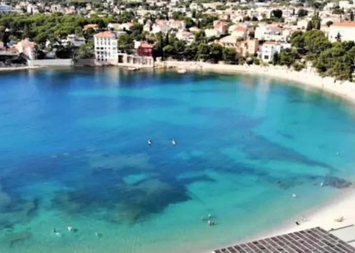 Very Functional With Sea View 아파트